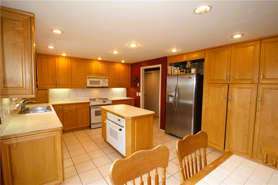 19 Wandering Trail Trl, Pittsford, New York image 25