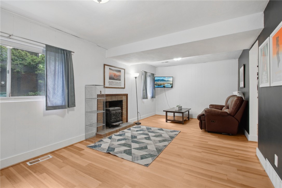 33 Drury Lane, Brighton, New York image 31