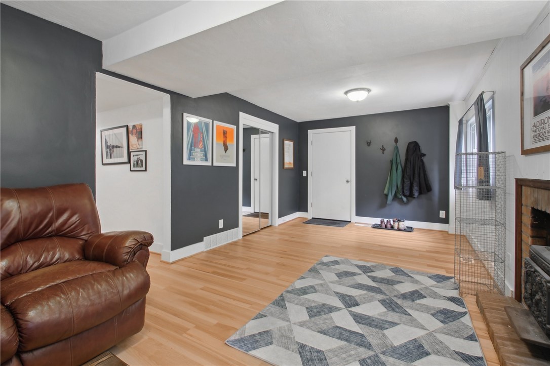 33 Drury Lane, Brighton, New York image 32