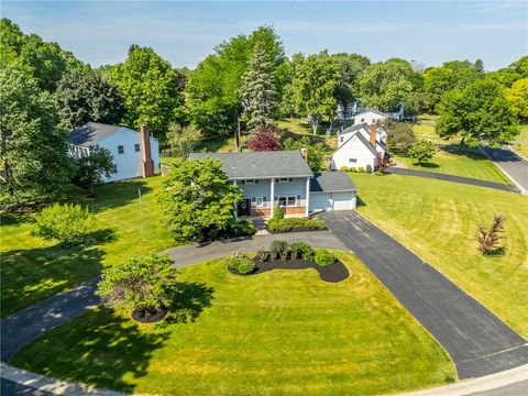 Homes For Sale - 52 Parkridge Drive<br/> Monroe County, Pittsford, NY 14534