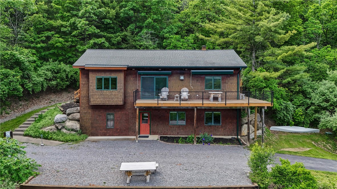 6218 Hawks Road
