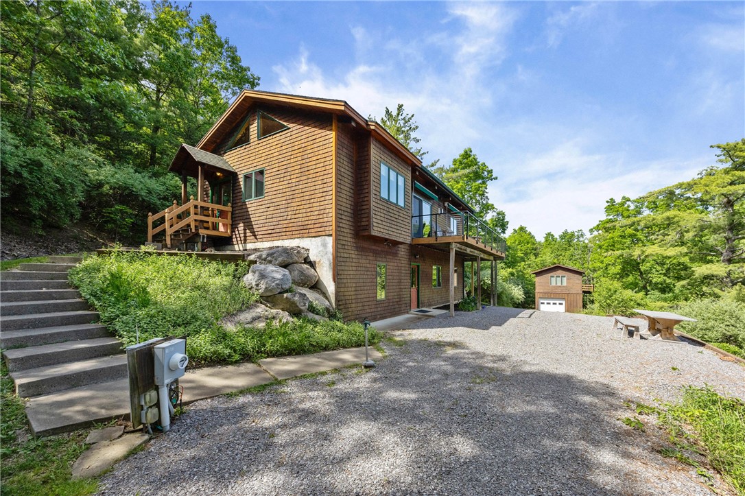 6218 Hawks Road