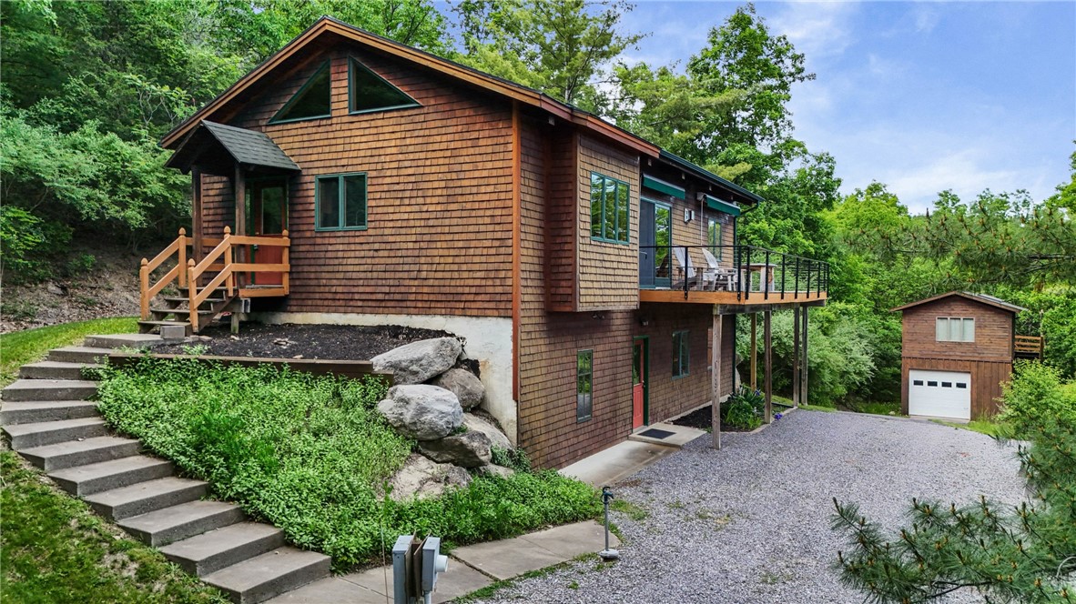 6218 Hawks Road