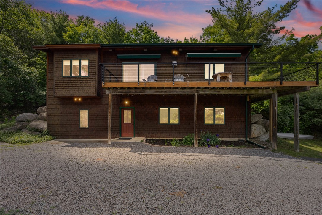 6218 Hawks Road