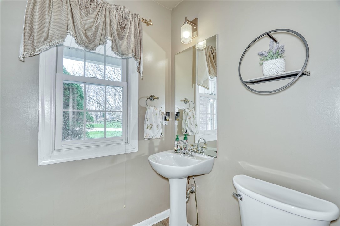27 Woodrose Drive, Penfield, New York image 15