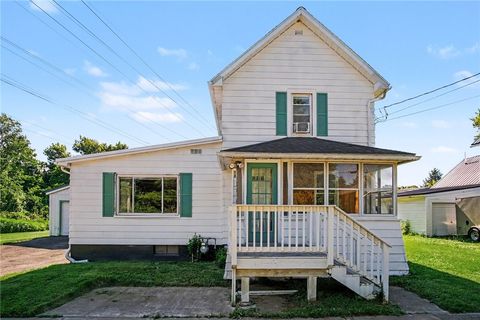 Photo of 18 Bennett Avenue, Manchester, NY 14504 (MLS # R1693471)