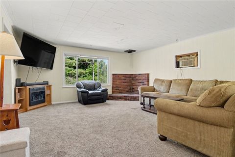 Tiny photo for 18 Bennett Avenue, Manchester, NY 14504 (MLS # R1693471)