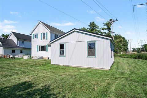 Tiny photo for 18 Bennett Avenue, Manchester, NY 14504 (MLS # R1693471)