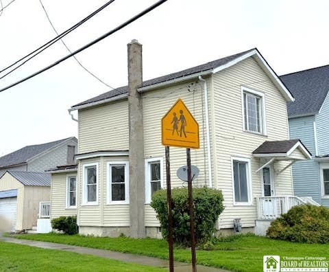 Photo for 184 W 2nd Street