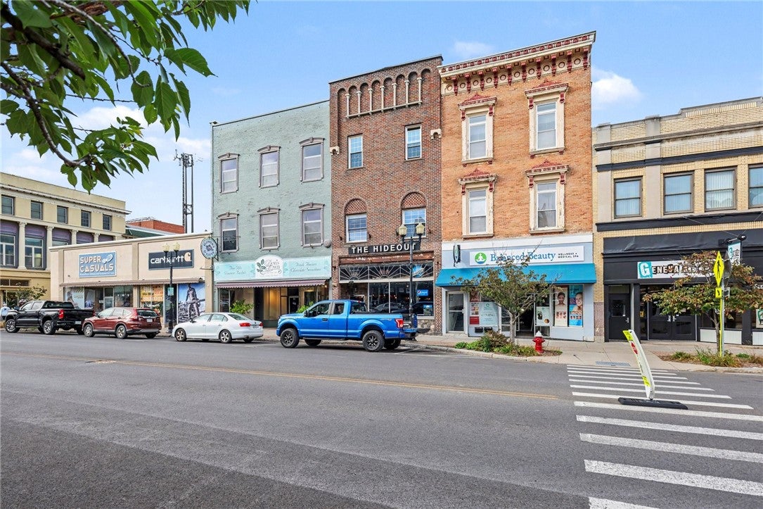 38 Seneca St Street