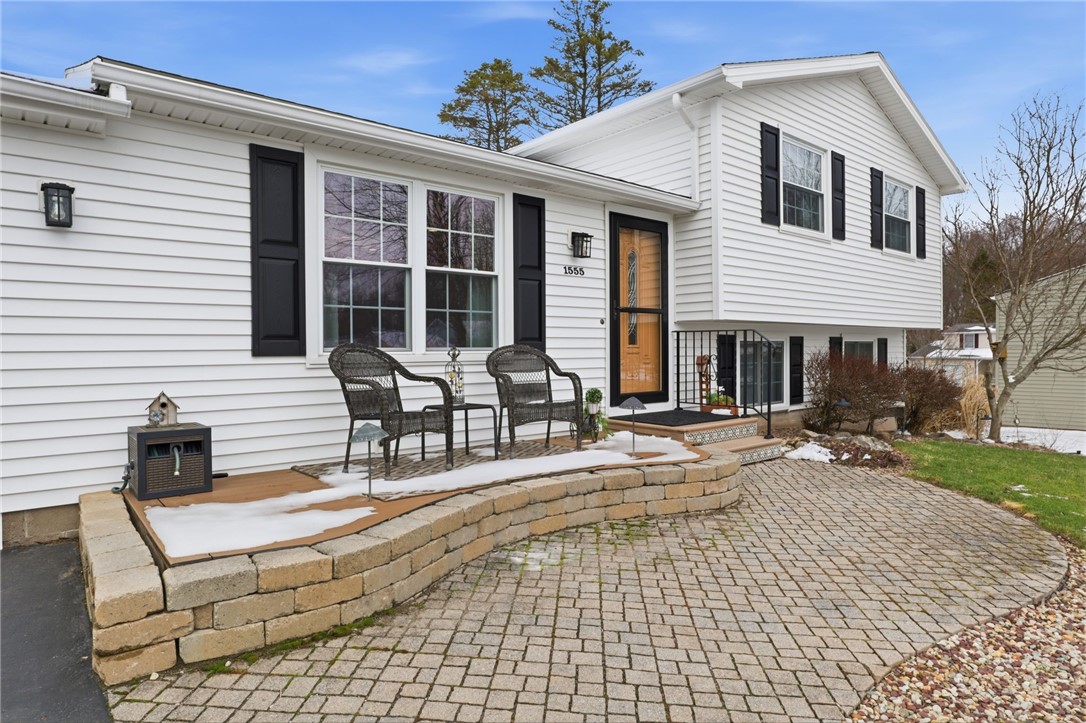 1555 Winterberry Court