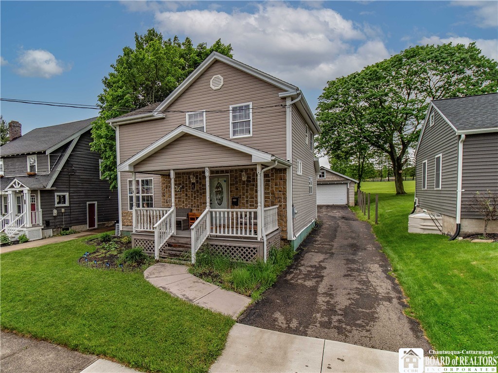 33 Gwendolin Avenue, Jamestown, New York image 1