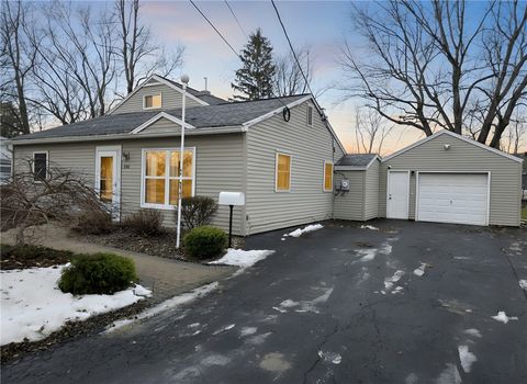 181 Iroquois Street Webster NY 14580