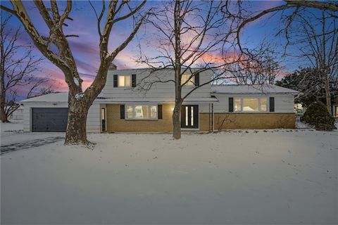 Photo of 22 Shadywood Drive, Gates, NY 14606 (MLS # R1658818)