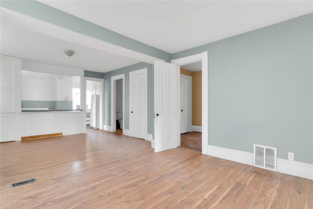 Photo of 5 Edmonds Street, Rochester, NY 14607 (MLS # R1652387)