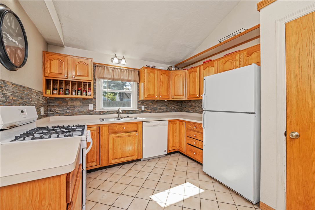 45 Cloverdale Road, Greece, New York image 9