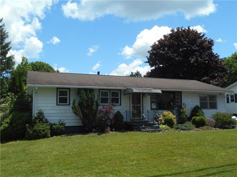 Homes For Sale - 190 N Fulton Street<br/> Auburn, NY 13021
