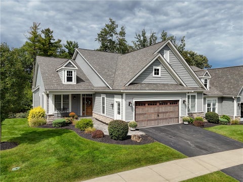 Photo of 16 Greenpoint Trail, Pittsford, NY 14534 (MLS # R1713505)