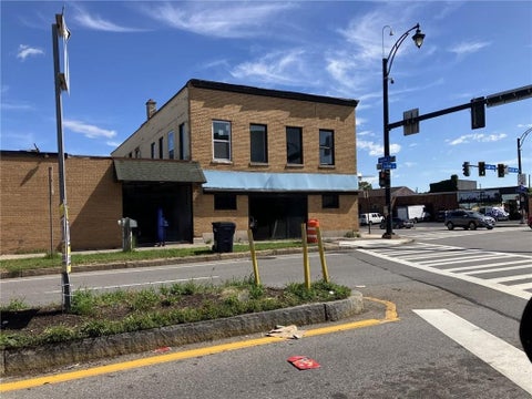 Photo of 4 Lake Avenue, Rochester, NY 14608 (MLS # R1714171)