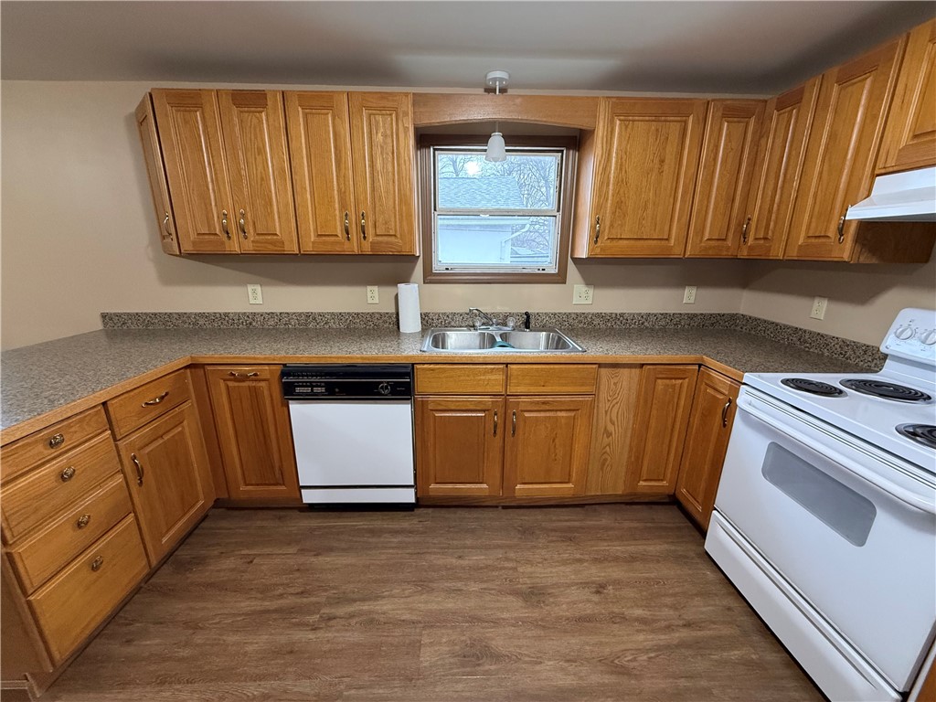 13 1/2 Walnut Street