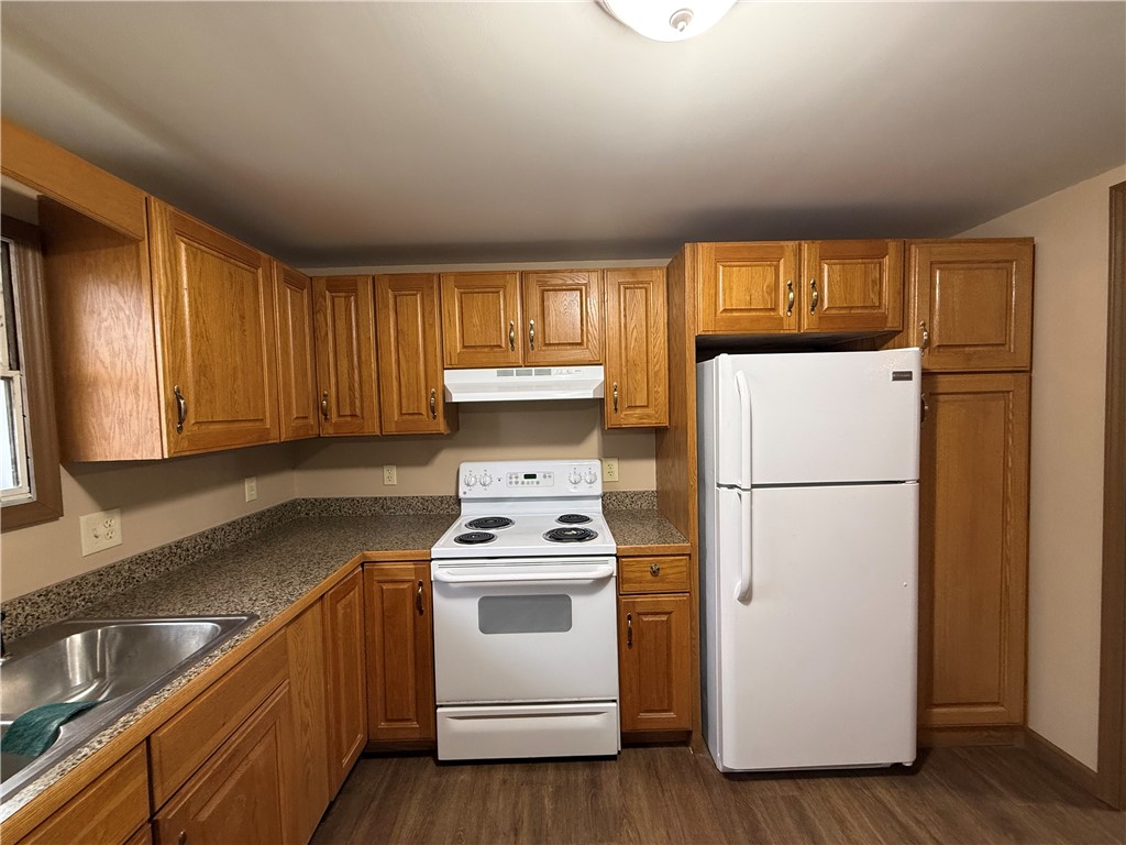 13 1/2 Walnut Street