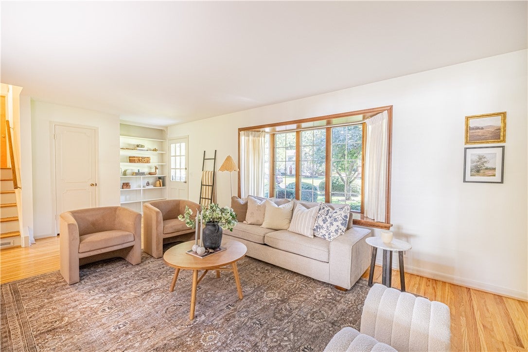 24 Shire Oaks Drive