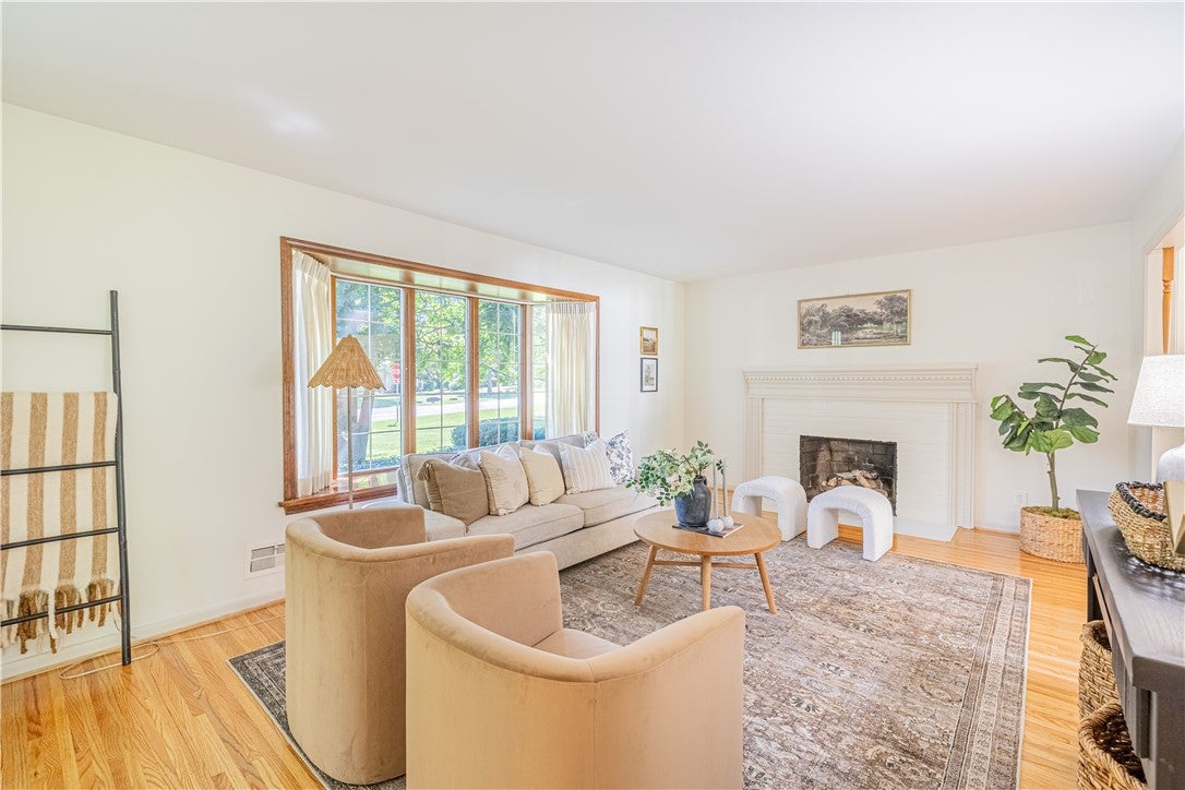 24 Shire Oaks Drive