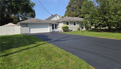 Homes For Sale - 10 Mandy Lane<br/> Brighton, NY 14625