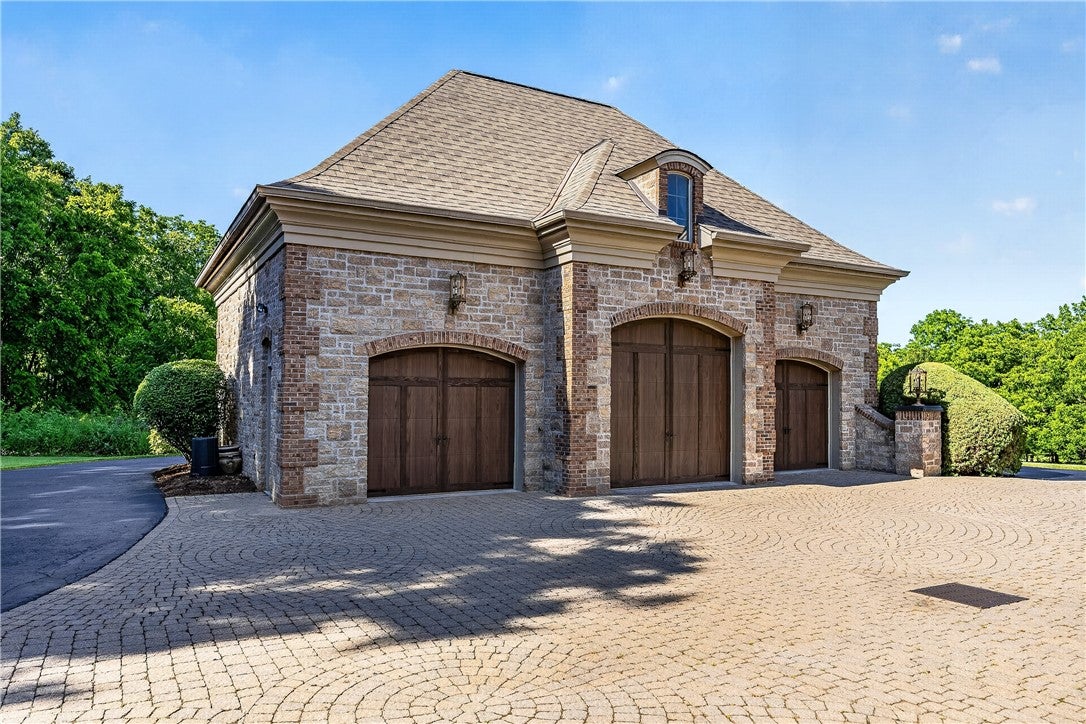 5 Boulder Creek Drive