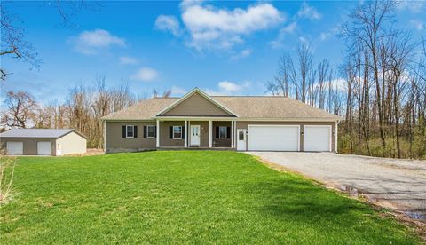 Homes For Sale - 4976 Schoolhouse Road<br/> Walworth, NY 14519