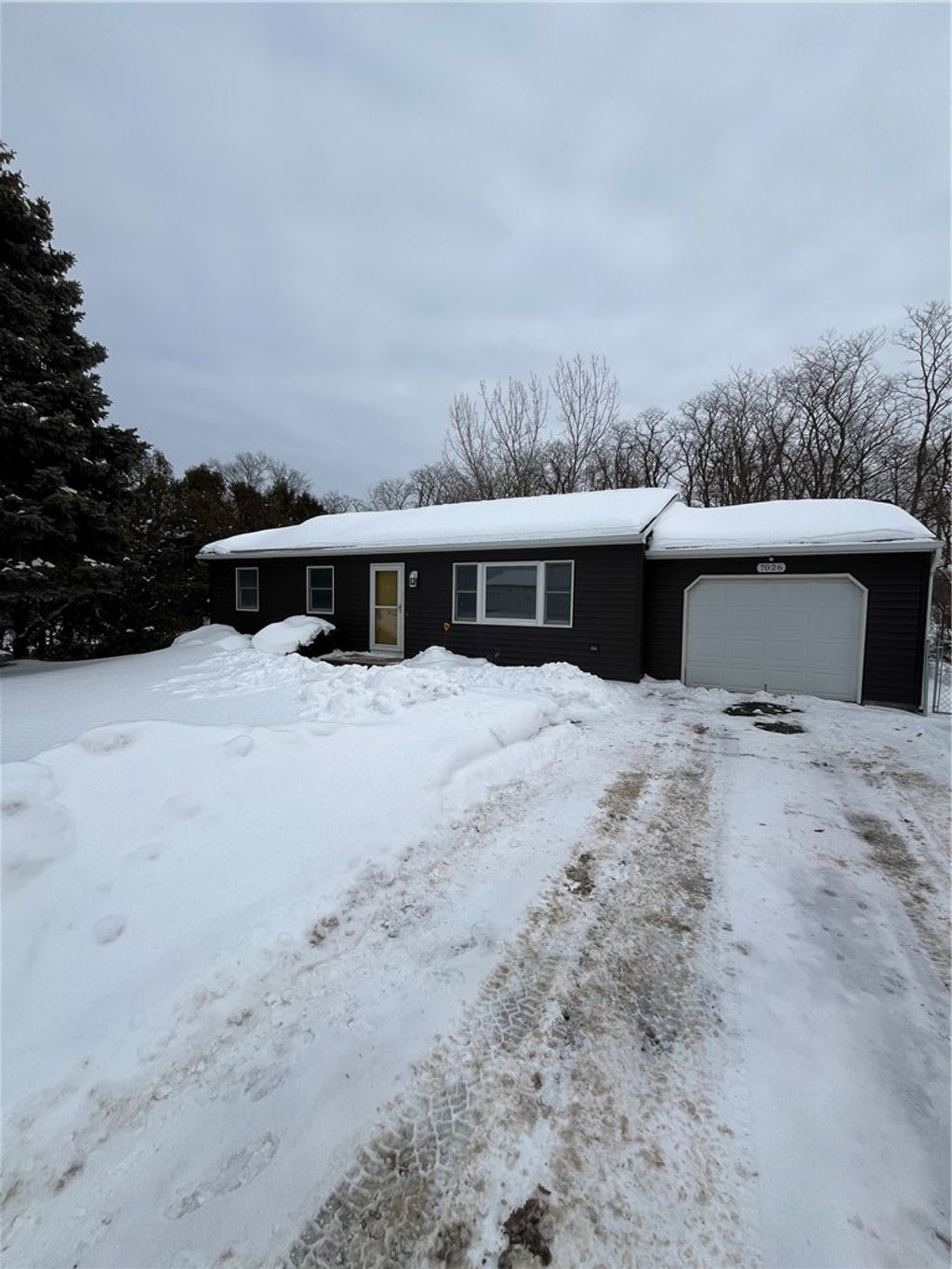 Photo of 7026 Lake Avenue, Williamson, NY 14589 (MLS # R1661018)