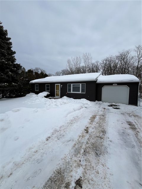 Photo of 7026 Lake Avenue, Williamson, NY 14589 (MLS # R1661018)