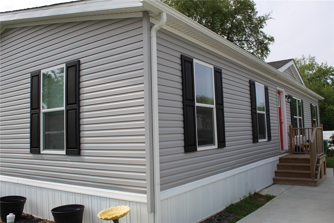 7 Skyway Drive, Penfield, New York image 1