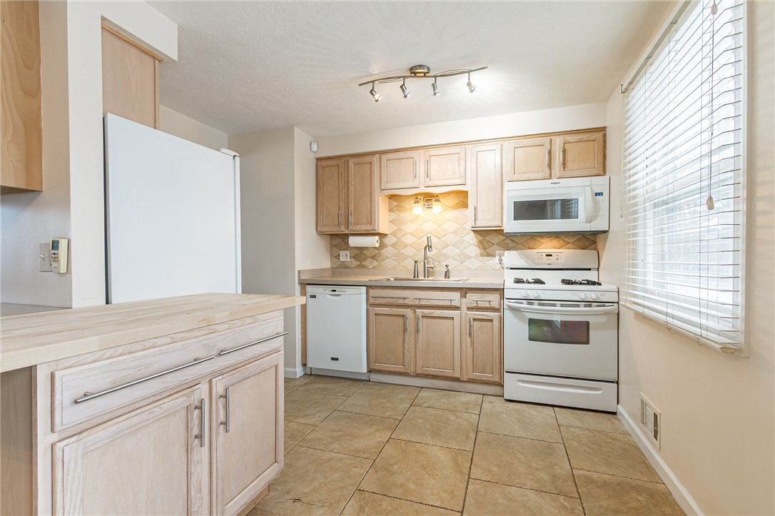 49 Kimbrook Circle, Greece, New York image 10