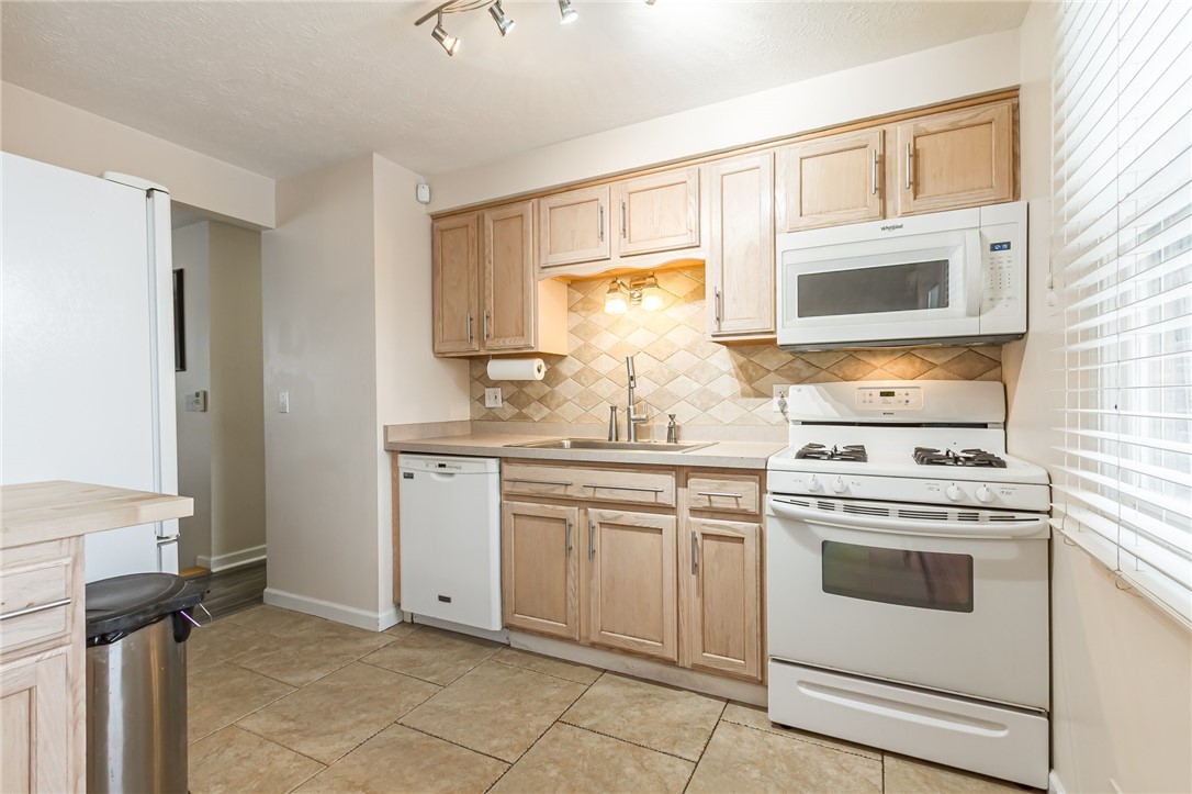 49 Kimbrook Circle, Greece, New York image 11