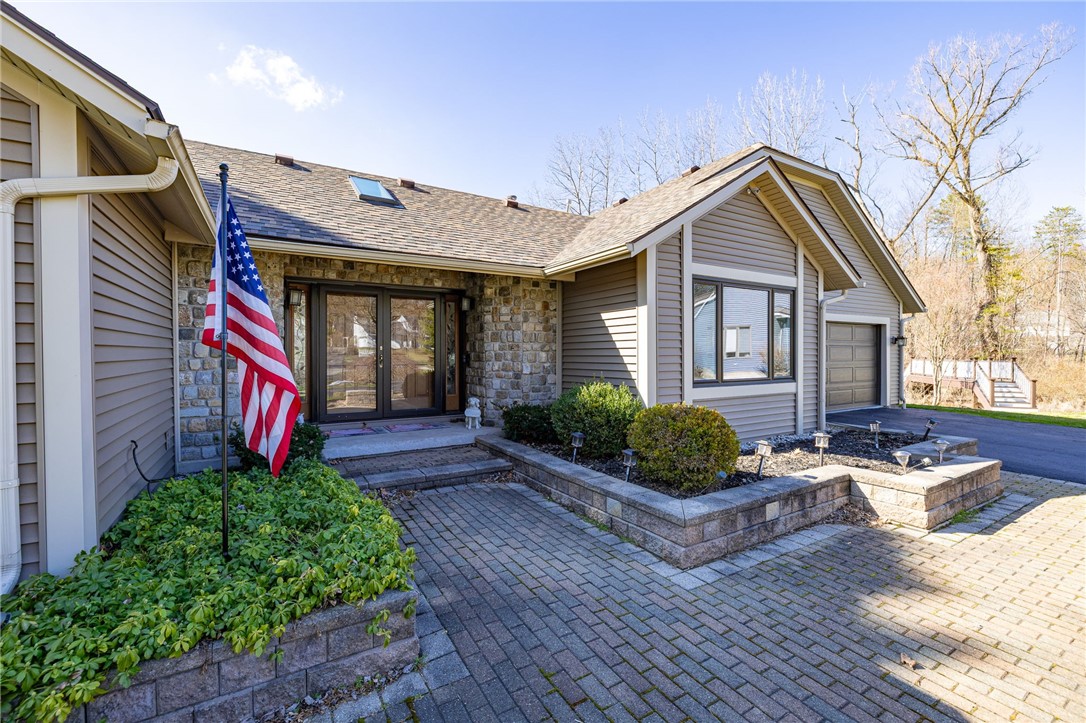 32 Stone Island Lane