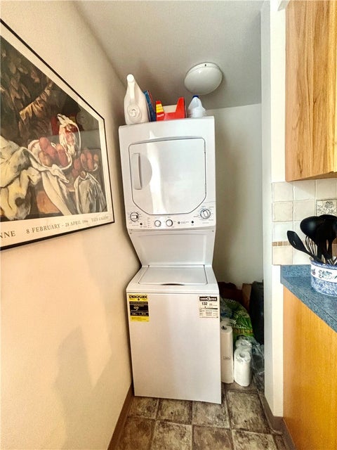 Tiny photo for 21 W Elizabeth Street, Skaneateles, NY 13152 (MLS # R1705732)