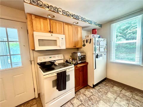 Tiny photo for 21 W Elizabeth Street, Skaneateles, NY 13152 (MLS # R1705732)