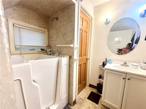 Tiny photo for 21 W Elizabeth Street, Skaneateles, NY 13152 (MLS # R1705732)