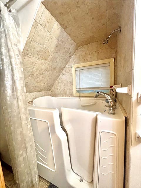 Tiny photo for 21 W Elizabeth Street, Skaneateles, NY 13152 (MLS # R1705732)