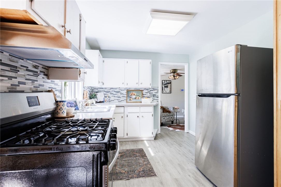 111 Barlow Drive, Greece, New York image 16