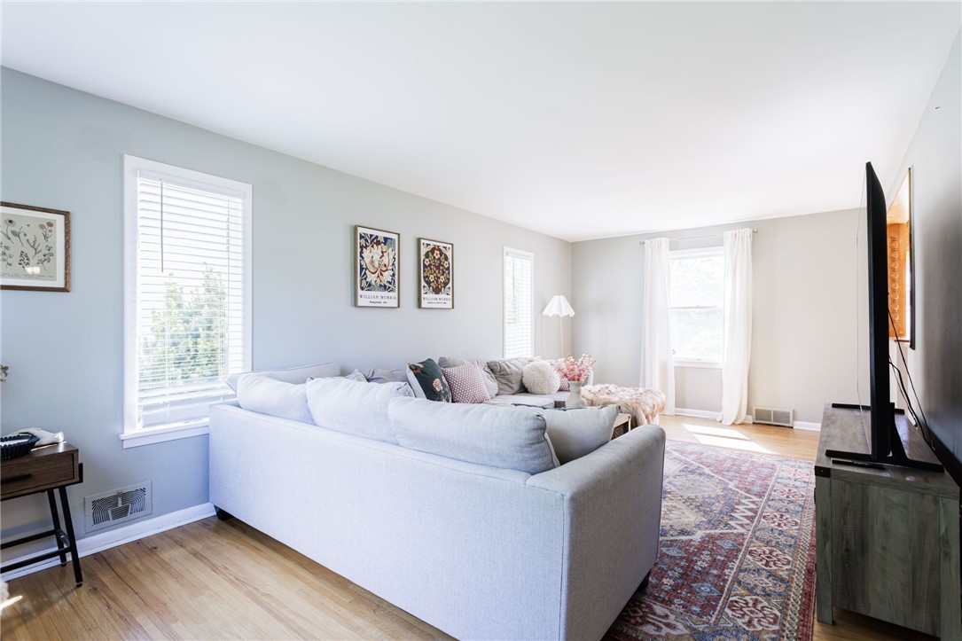 111 Barlow Drive, Greece, New York image 6