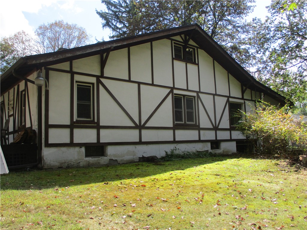 1848 Acorn Road
