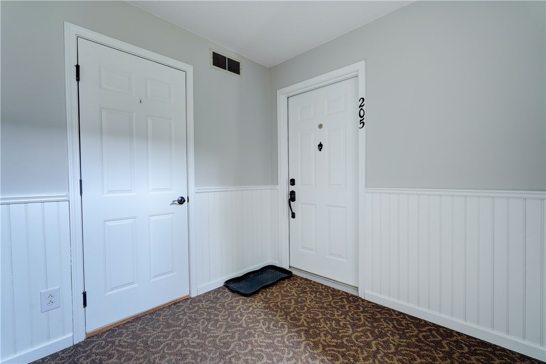 63 Maplewood Ave 205