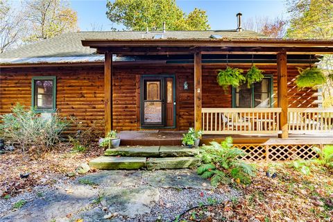 Photo of 890 Bunker Hill Drive, Macedon, NY 14502 (MLS # R1646619)