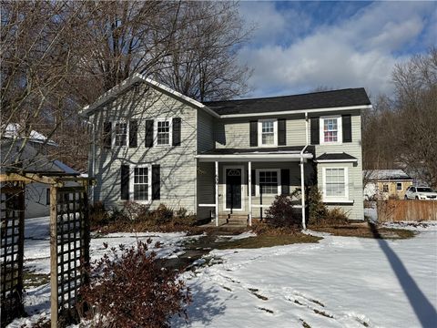 Photo of 639 Main Street, Horseheads, NY 14816 (MLS # R1655613)