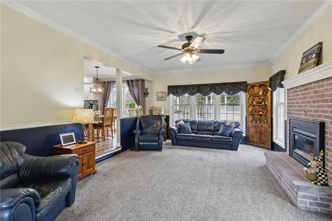 55 Rock Creek Crk, Henrietta, New York image 9