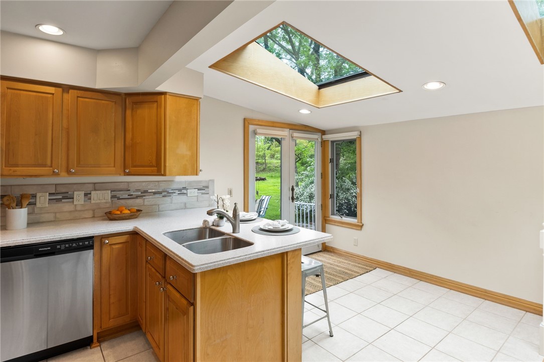 62 E Park Road, Pittsford, New York image 16