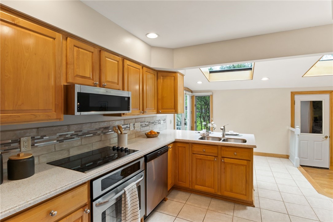 62 E Park Road, Pittsford, New York image 20