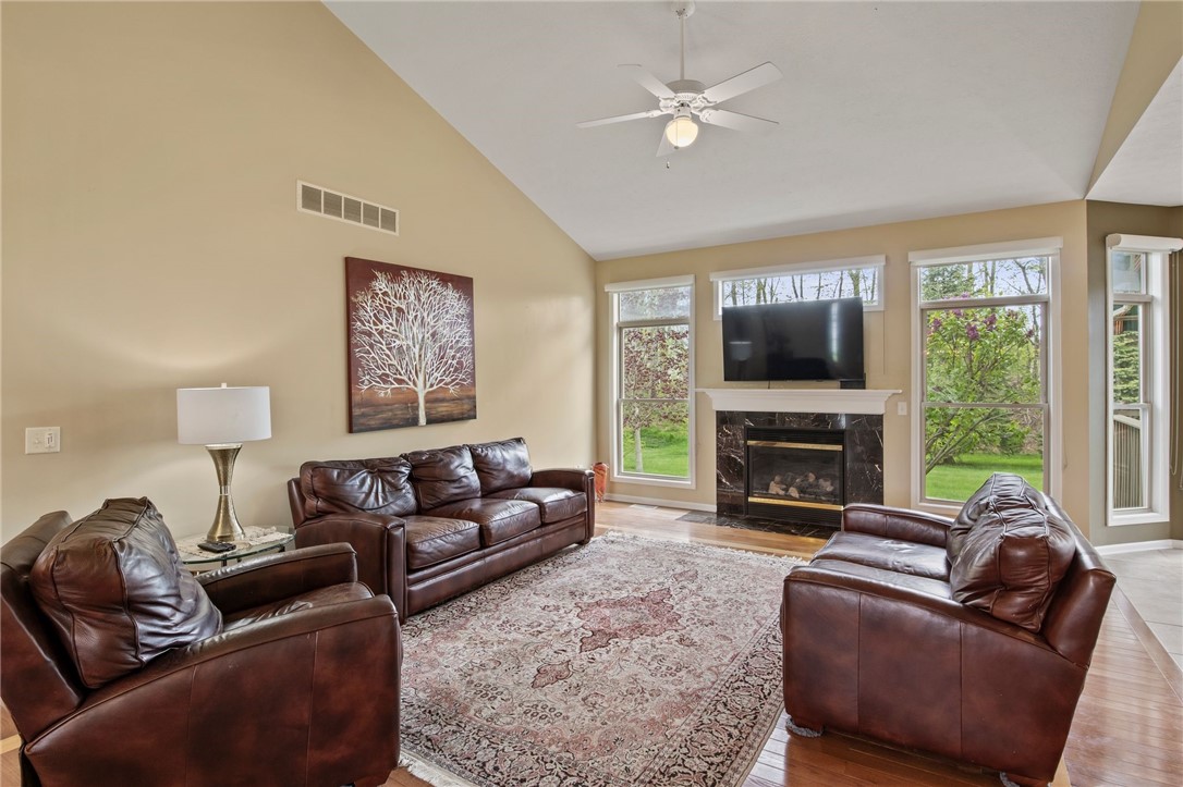 1153 Twin Leaf Terrace Ter, Webster, New York image 8